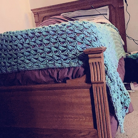 SILKY SOFT Fabric Knit Blanket - One of a kind Unique Stitch Design Made+With=❤️ - Picture 3 of 4